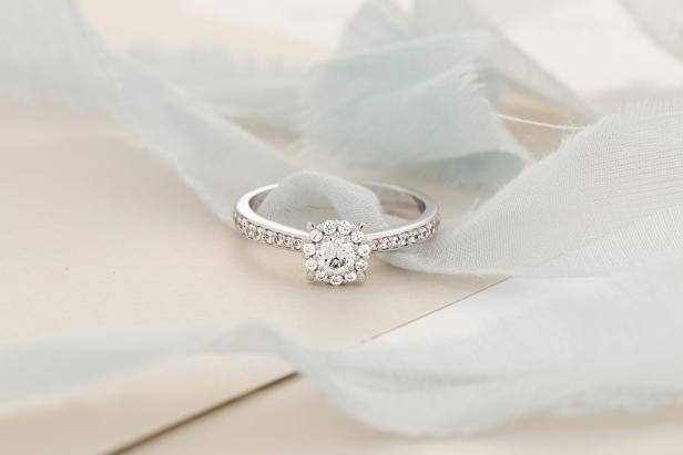 Changing engagement hot sale ring setting